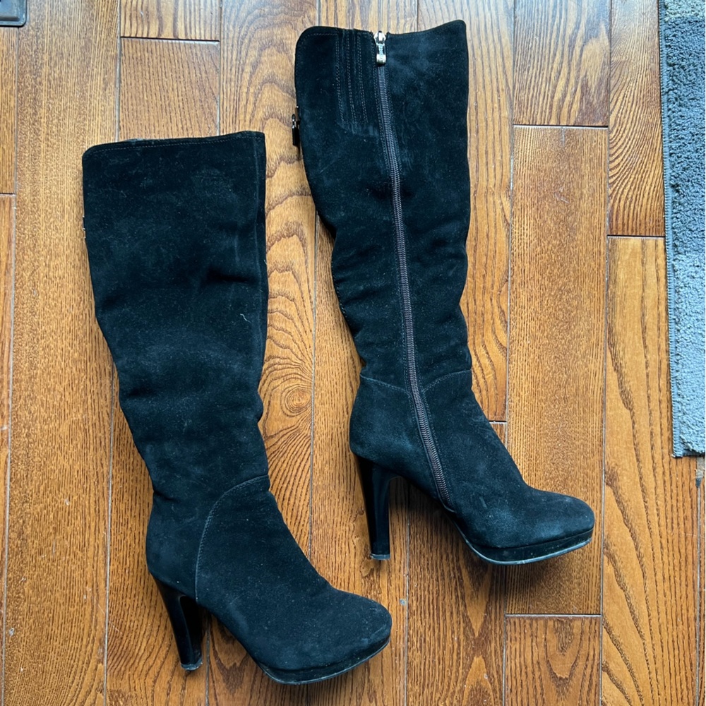 Genuine suede winter heels boots with natural fur inside, size 35